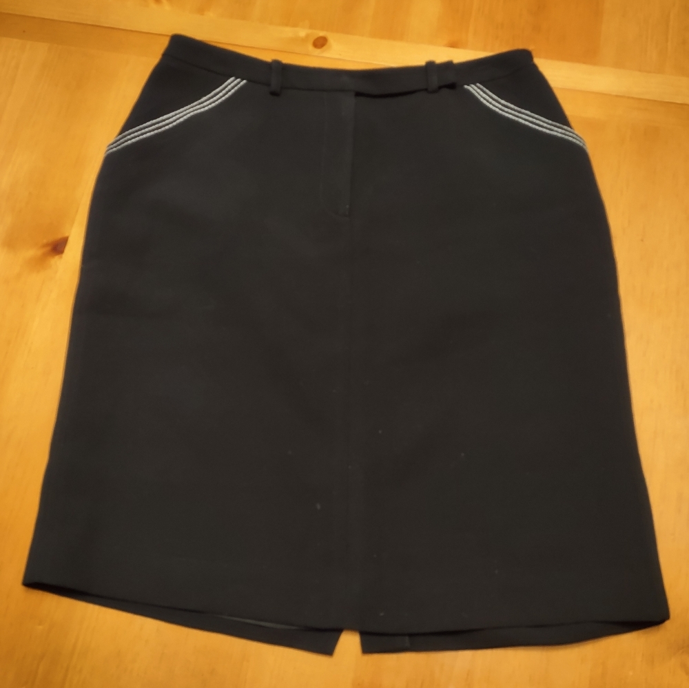 SANDRA KING NEW SKIRT size 8